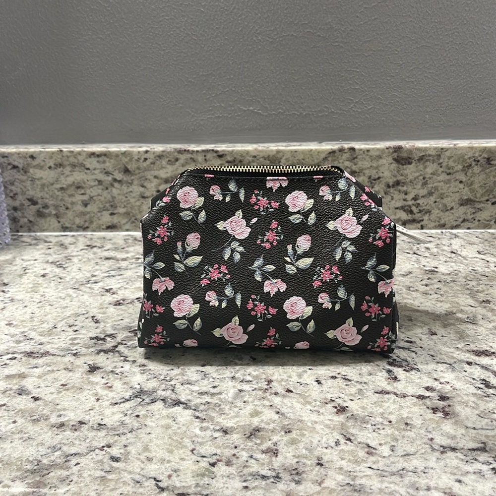 IMOSHION USA SMALL MAKEUP BAG
